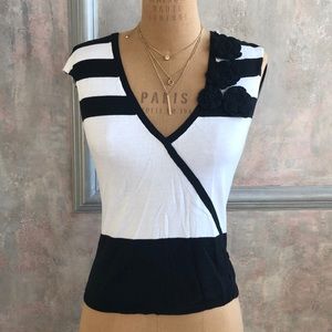NWT Laundry Shelli Segal Knit Top Black& White S